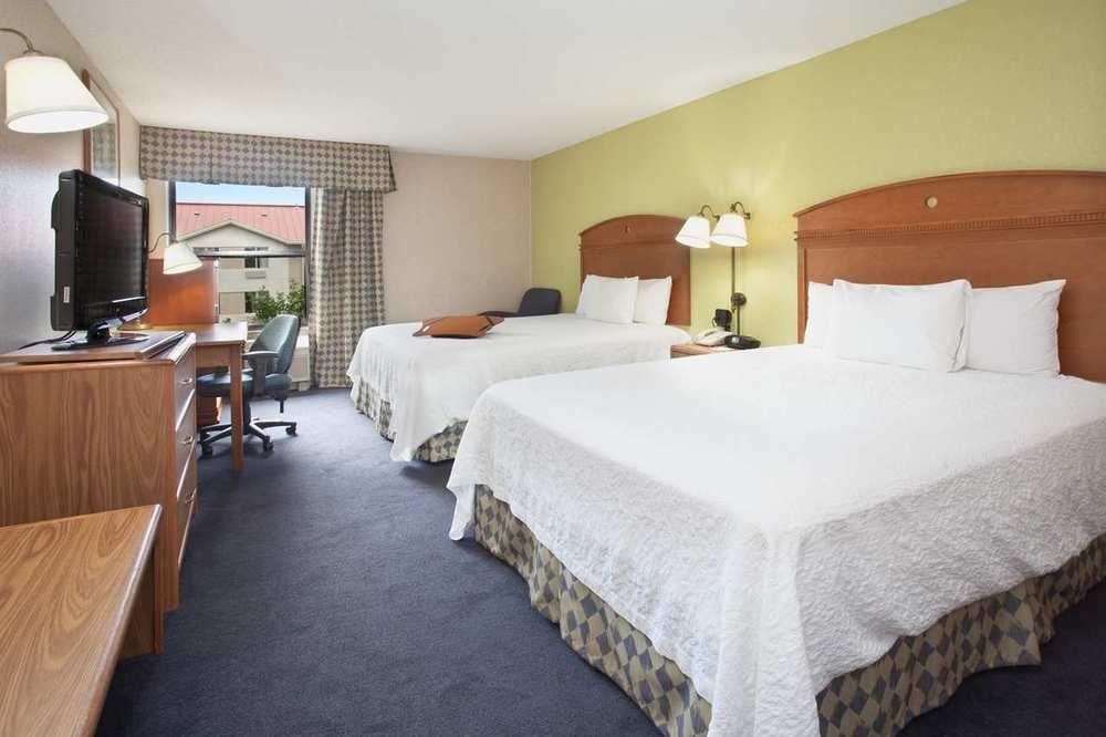 Baymont By Wyndham Thornton Otel Dış mekan fotoğraf