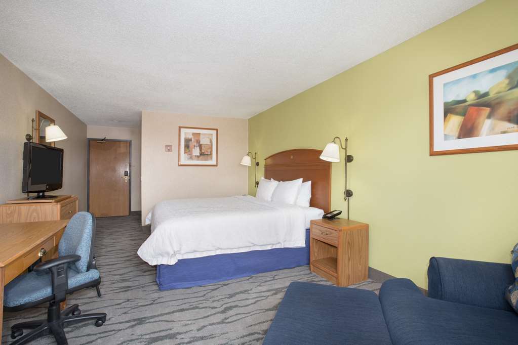 Baymont By Wyndham Thornton Otel Oda fotoğraf