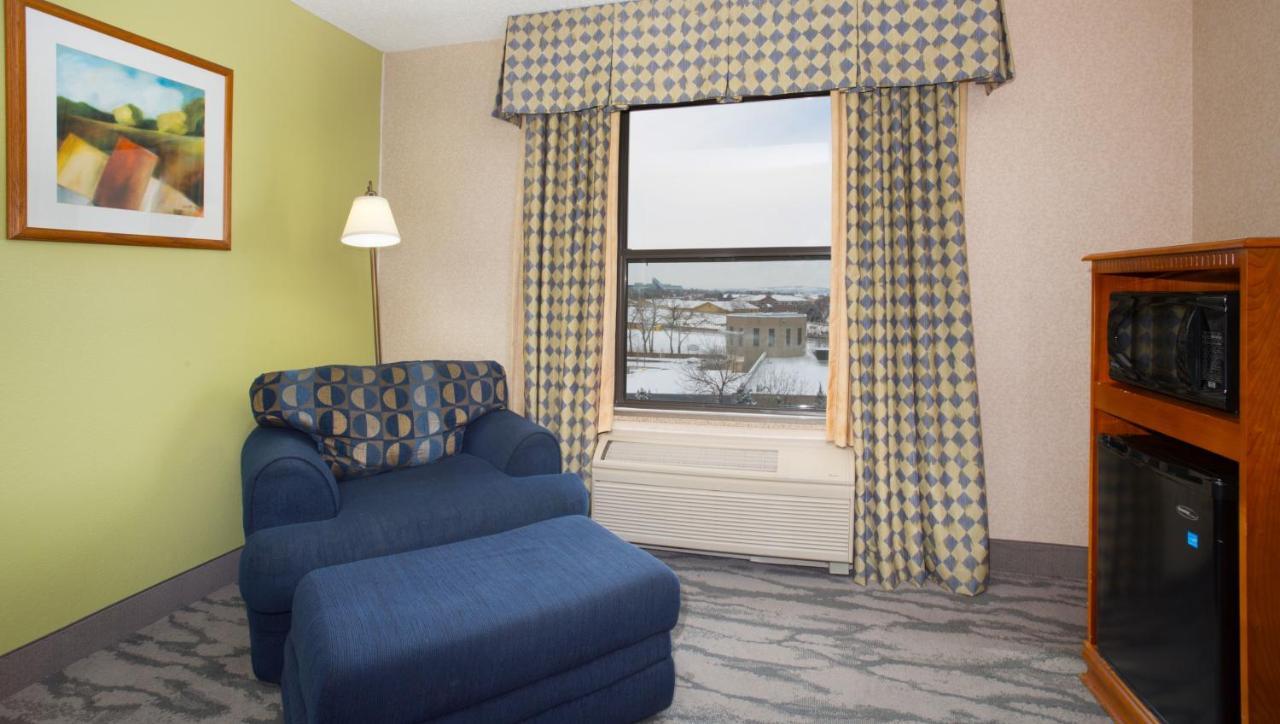 Baymont By Wyndham Thornton Otel Dış mekan fotoğraf