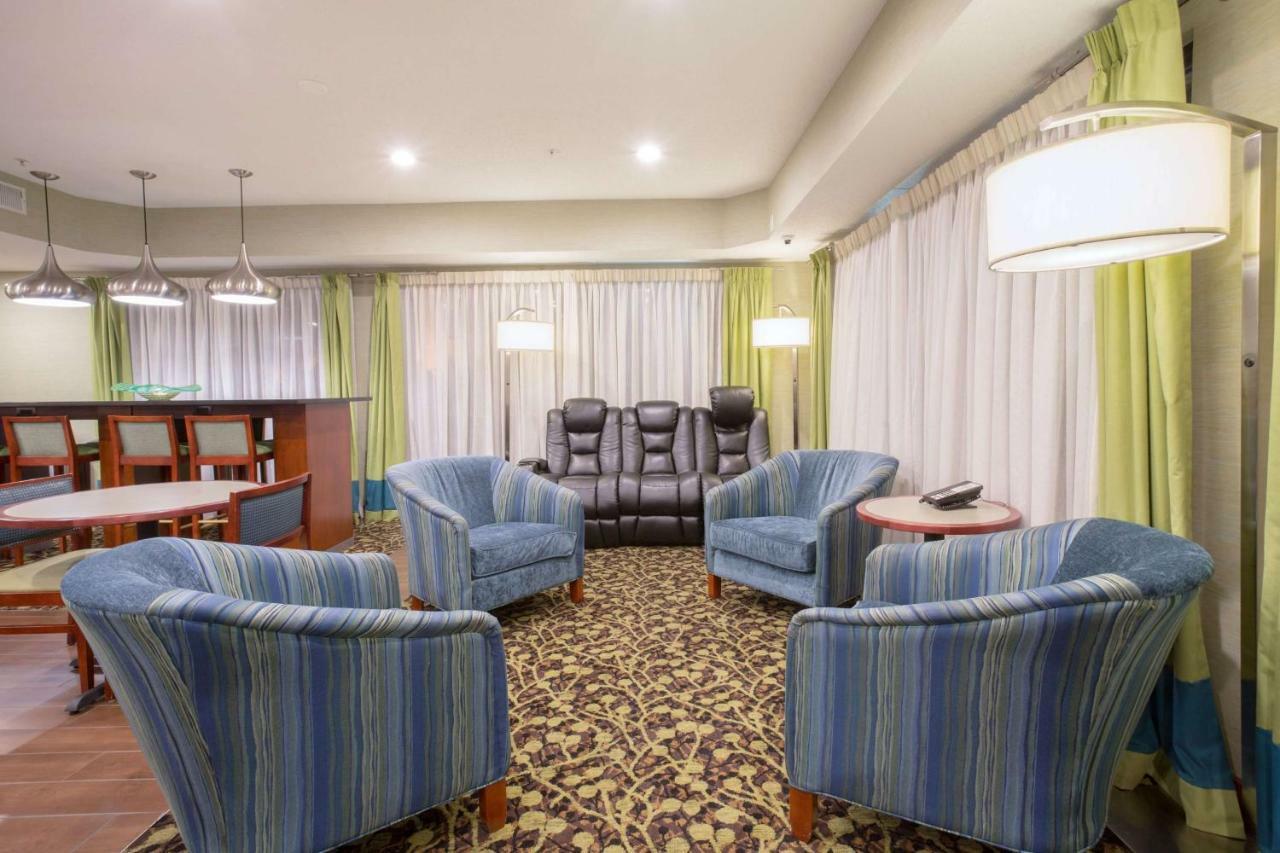 Baymont By Wyndham Thornton Otel Dış mekan fotoğraf